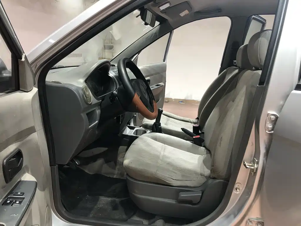 Wuling Hongguang 1.2 L Basic CN-IV