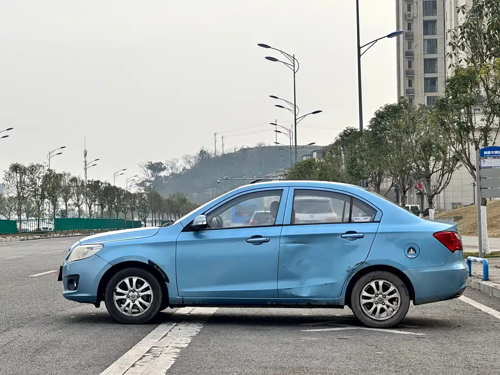 Yuexiang V3 1.3 L Manual Luxury CN-V
