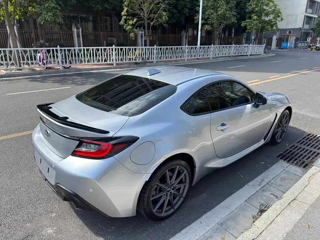 Subaru BRZ 2.4 L Manual