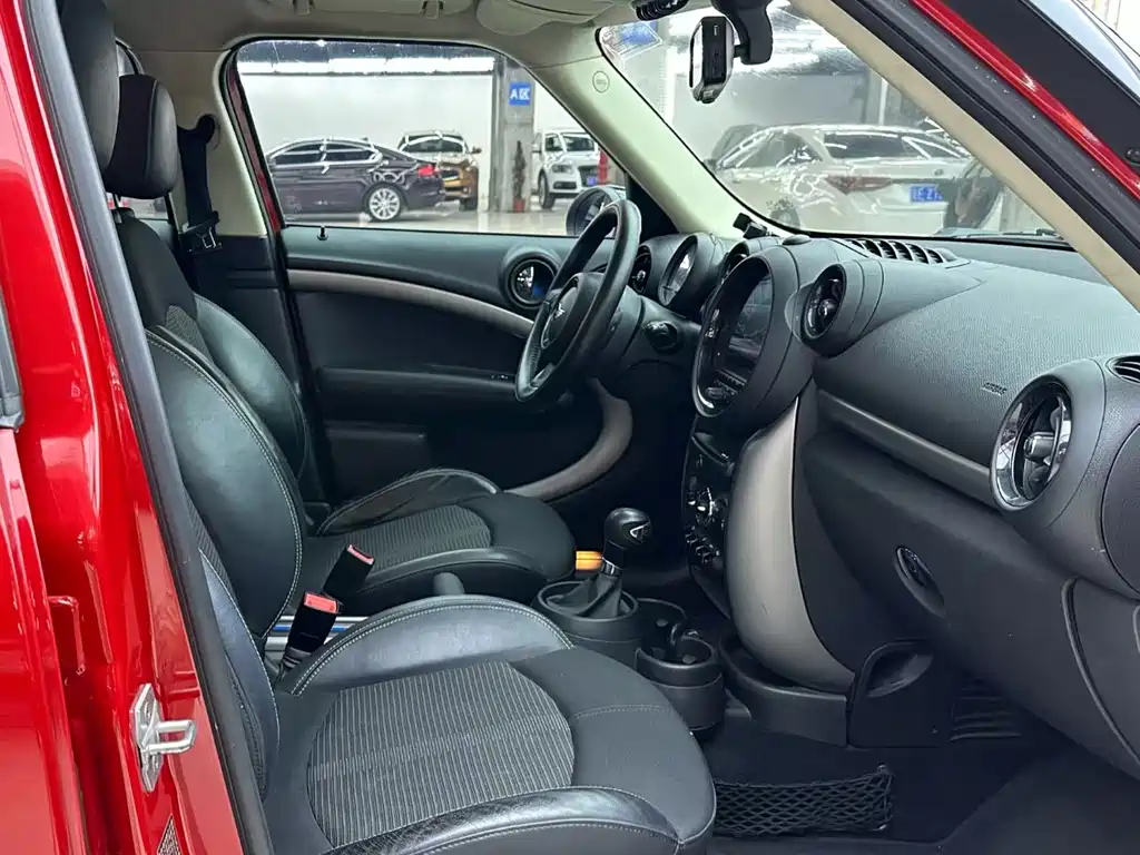 MINI COUNTRYMAN 1.6 T COOPER ALL4 Fun