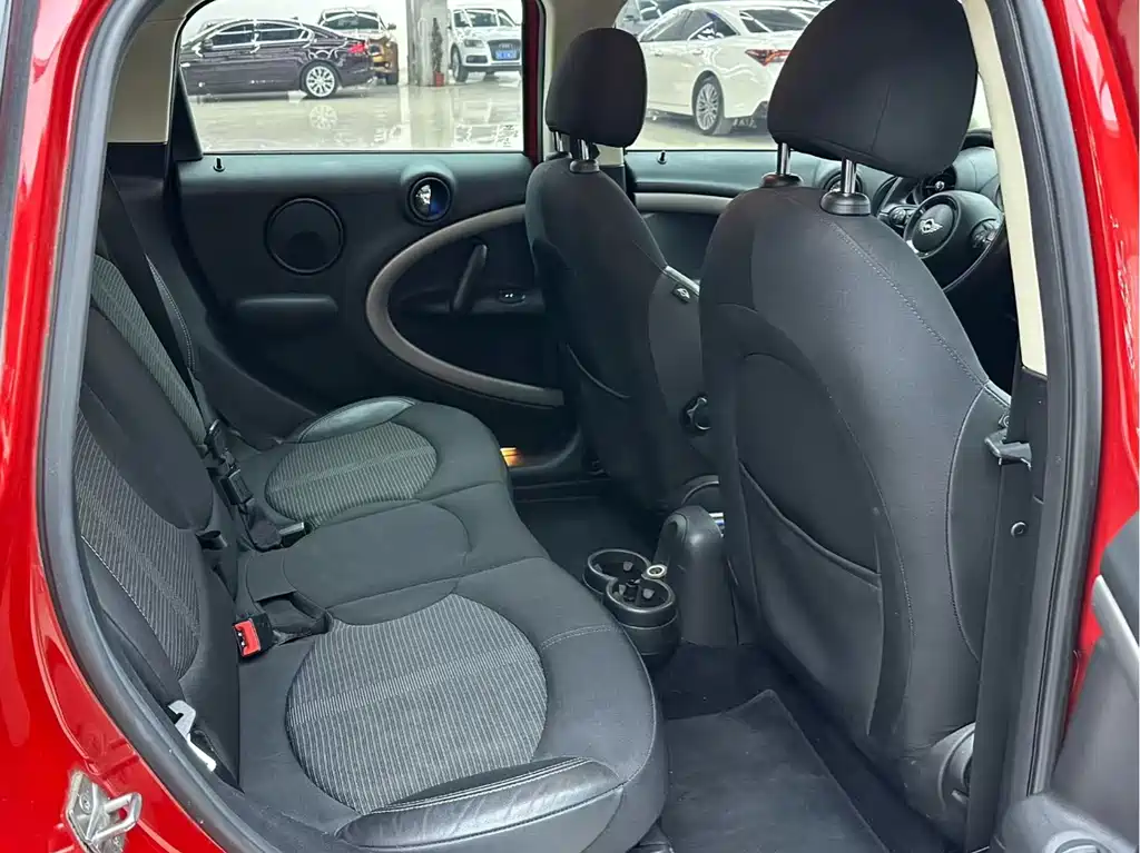 MINI COUNTRYMAN 1.6 T COOPER ALL4 Fun