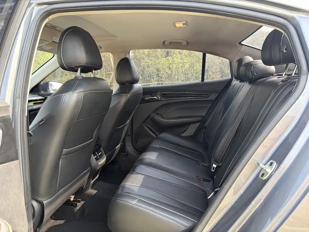 Roewe i5 Facelift 1.5 L CVT Diamond