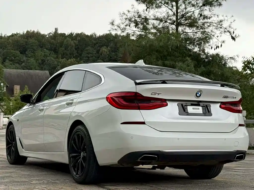 BMW 6 Series GT 630 i Luxury Design Package