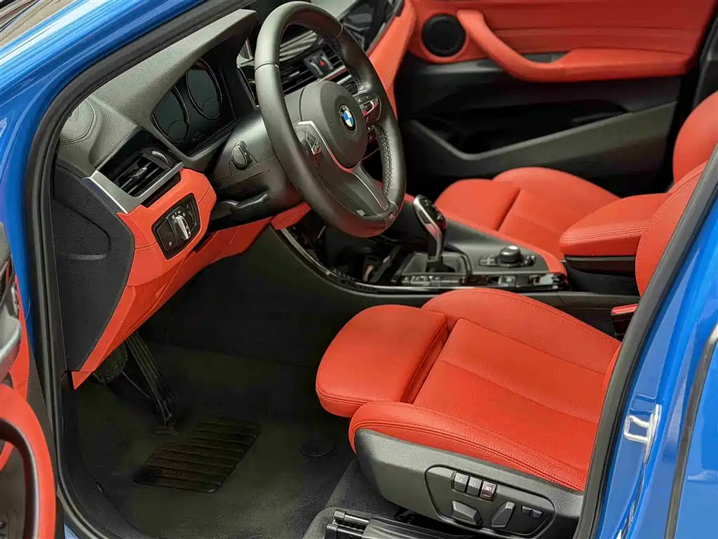 BMW X2 sDrive25 i Leading M Sport Package