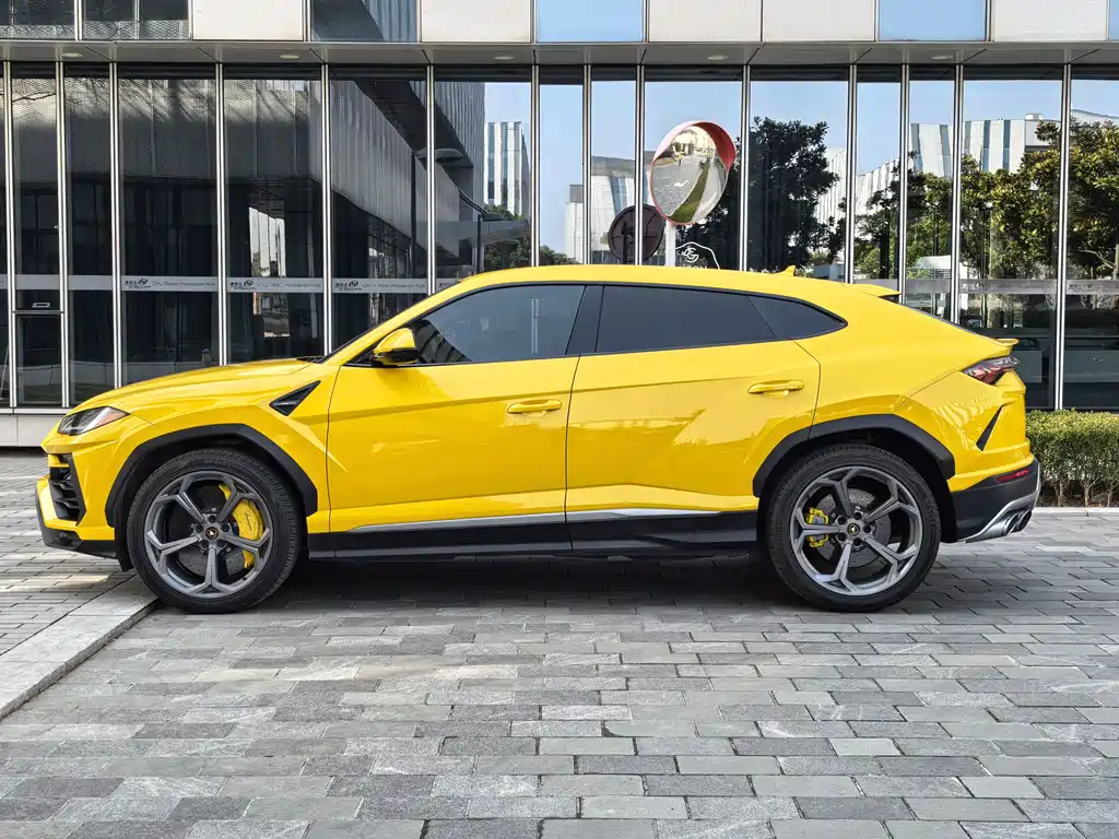 Urus 4.0 T V8