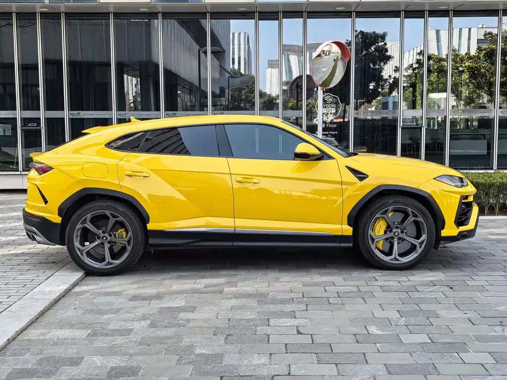 Urus 4.0 T V8
