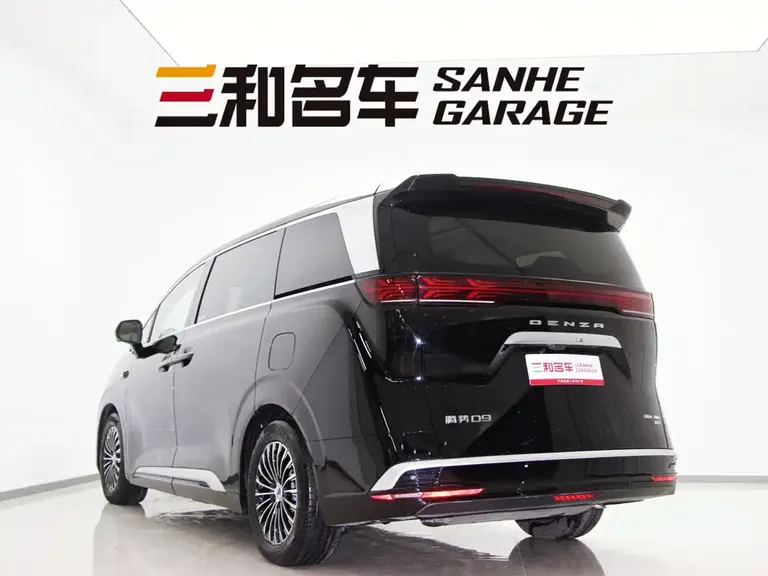 Denza D9 DM-i Smart Drive 1020 4 WD Flagship