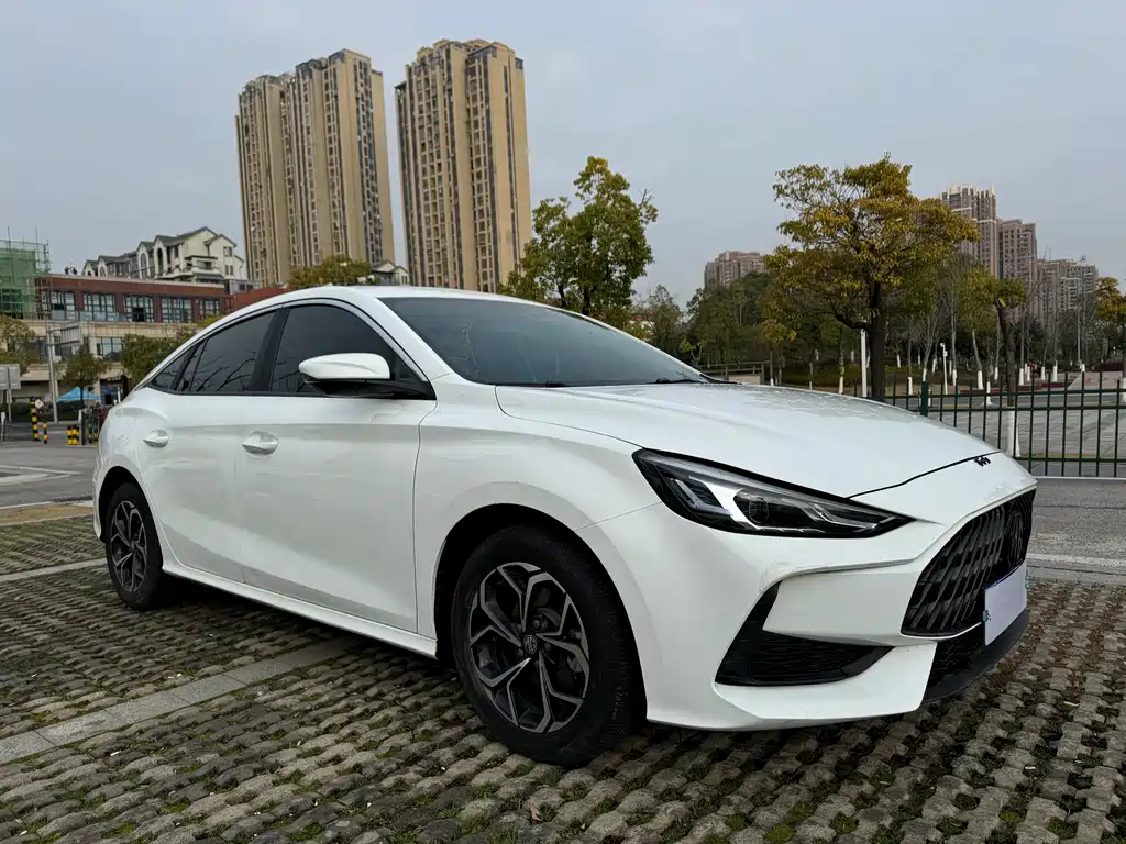 MG5 180 DVVT CVT Youth Luxury