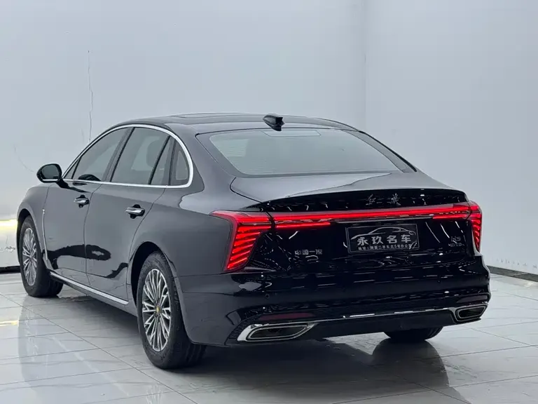 Hongqi H5 2.0 T Auto Connected Flagship Enjoyment