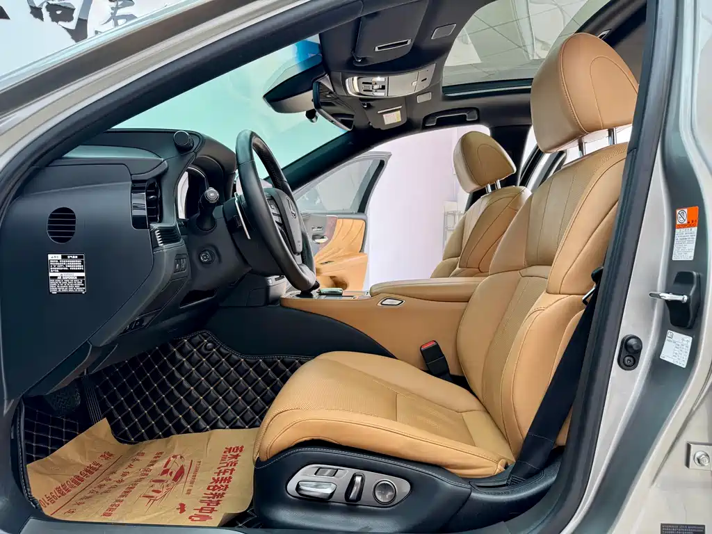 Lexus LS 500 h Outstanding