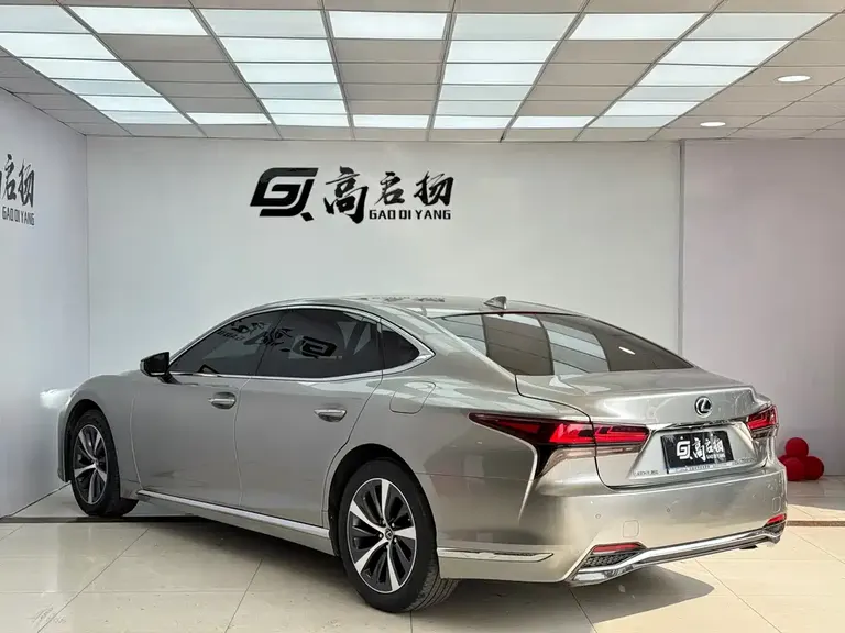 Lexus LS 500 h Outstanding