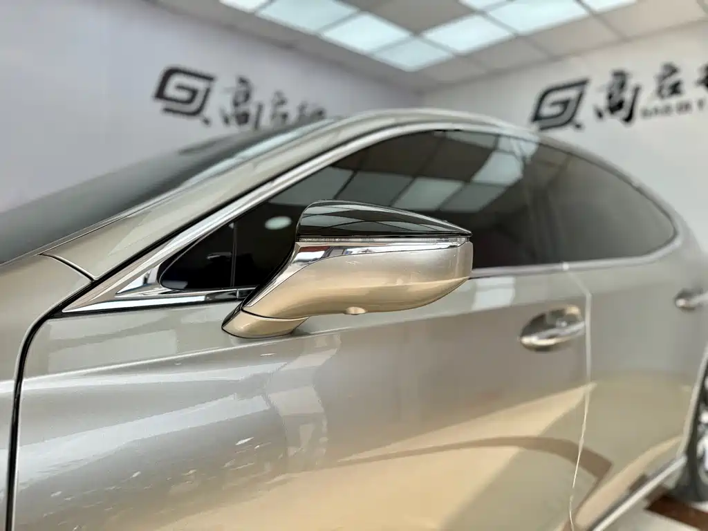 Lexus LS 500 h Outstanding