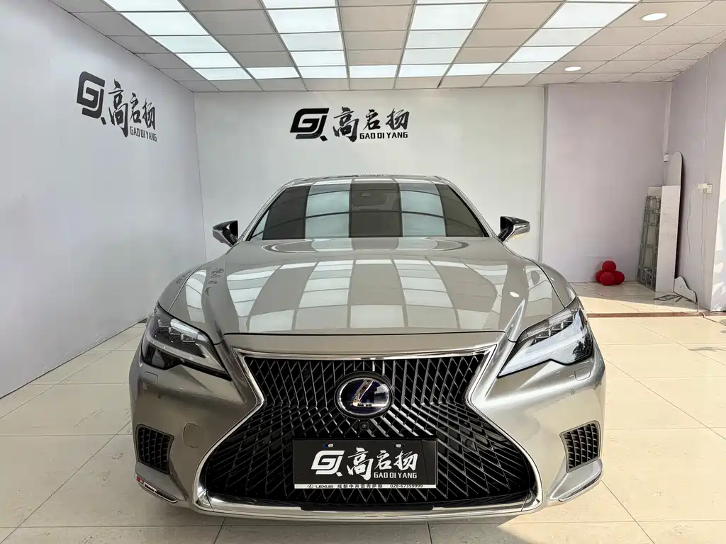 Lexus LS 500 h Outstanding