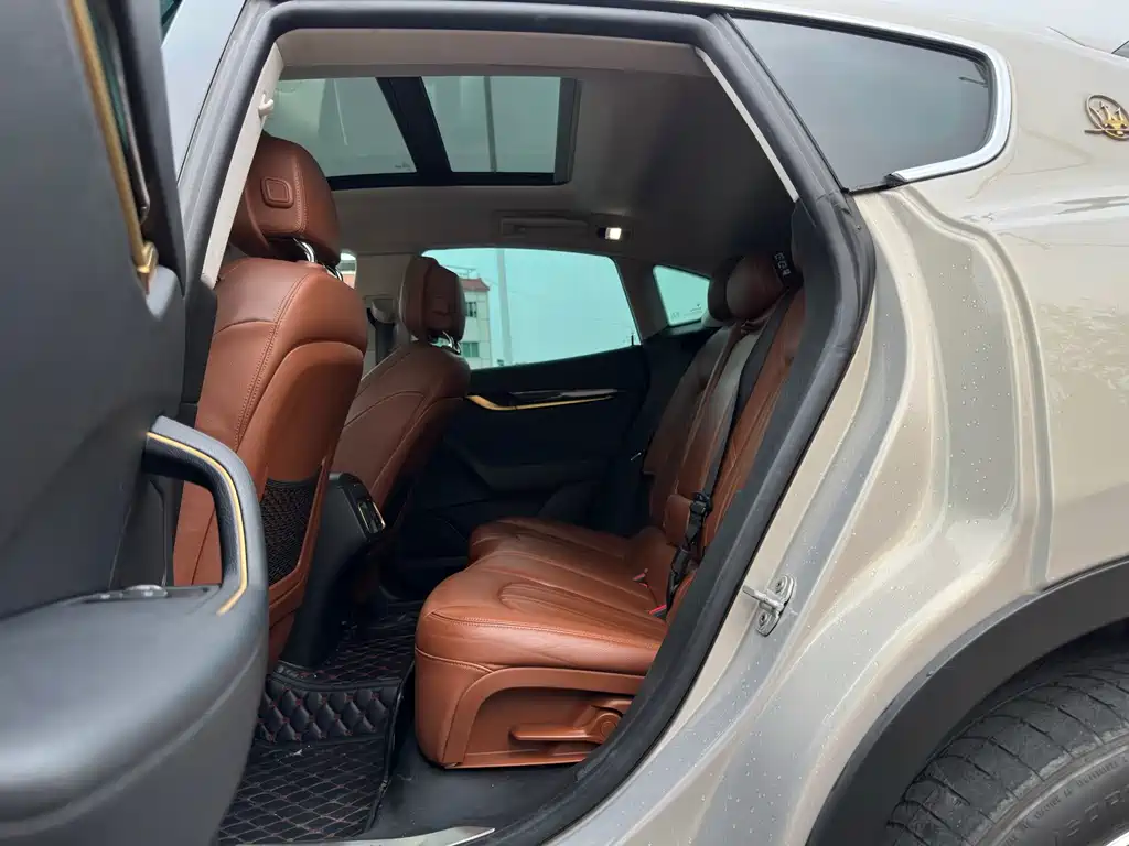 Levante 3.0 T Classic