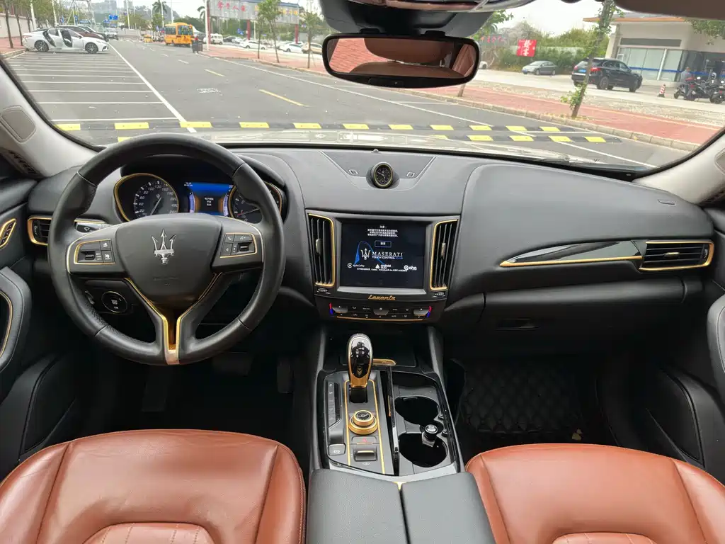 Levante 3.0 T Classic