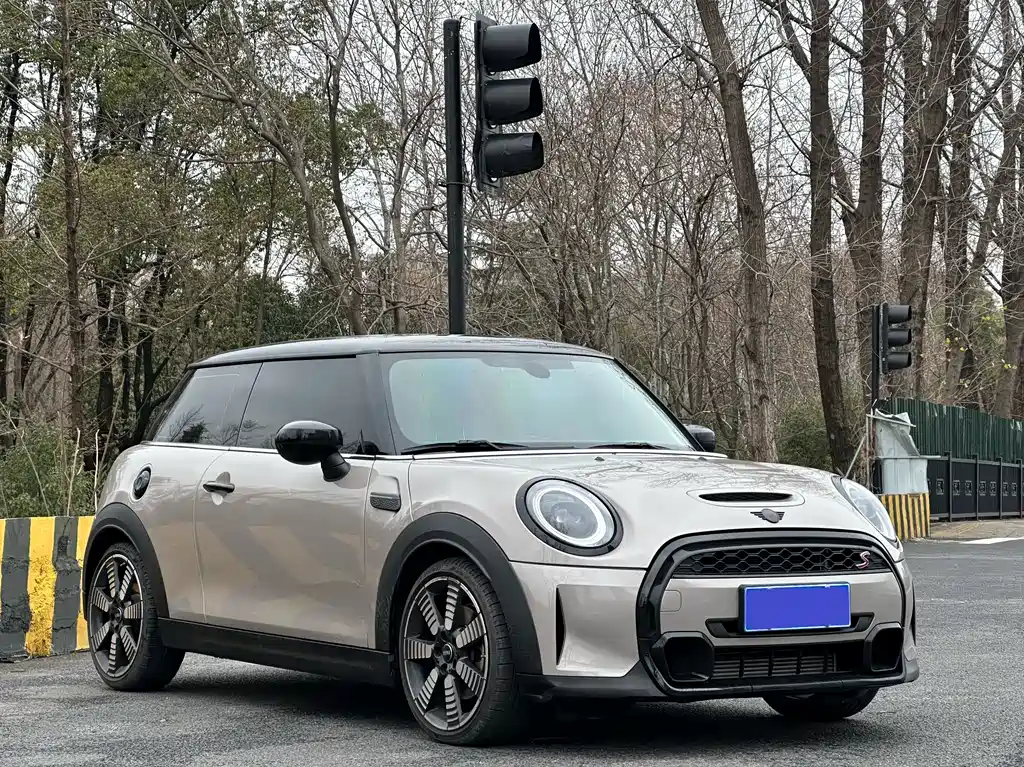 MINI Facelift 2.0 T COOPER S Artist