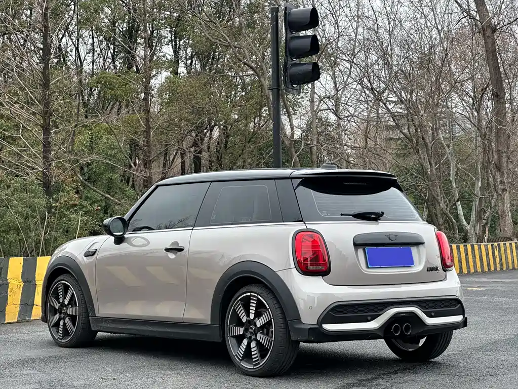 MINI Facelift 2.0 T COOPER S Artist