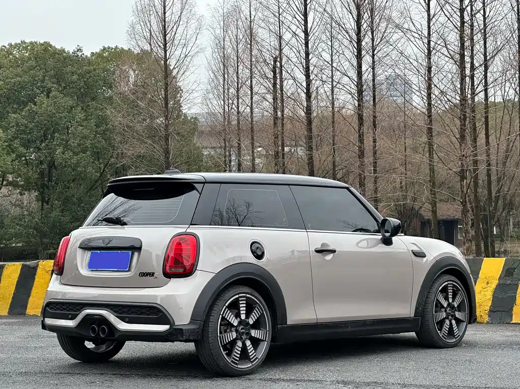 MINI Facelift 2.0 T COOPER S Artist