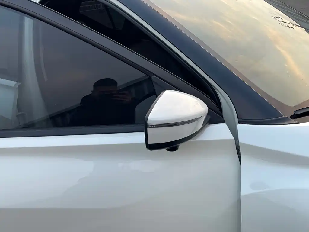Kicks 1.5 L XV CVT Connected Luxury