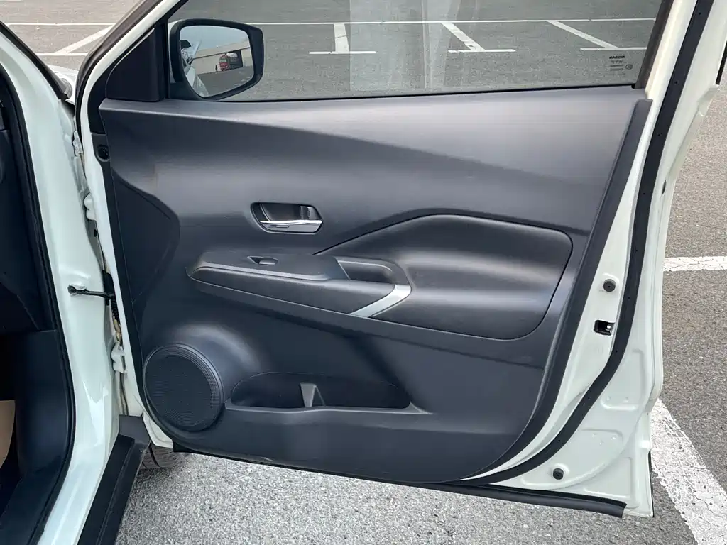 Kicks 1.5 L XV CVT Connected Luxury