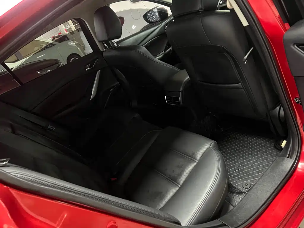 Atenza 2.0 L Blue Sky Luxury