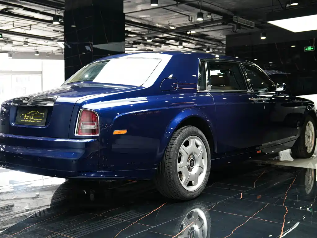Phantom 6.7 L Extended EWB