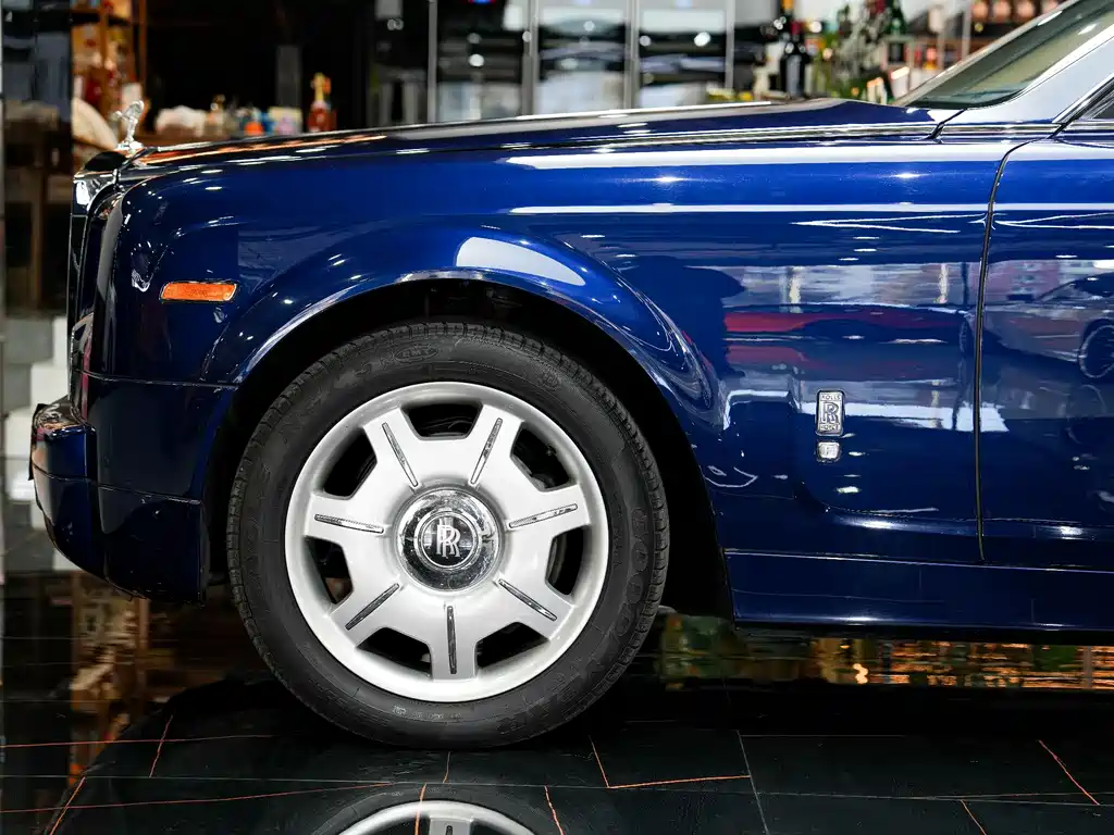 Phantom 6.7 L Extended EWB