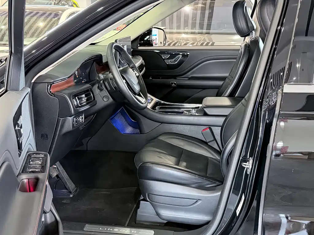 Aviator 3.0 T V6 4 WD Premium