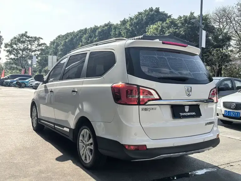 Baojun 730 1.5 L Manual Luxury 7-seat