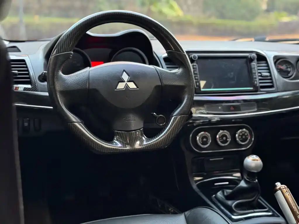 Lancer EX Racing 1.8 L Manual Comfort