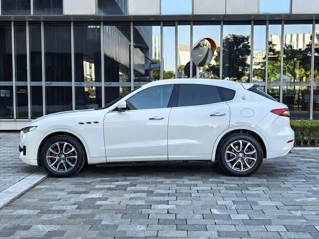 Levante 3.0 T Standard