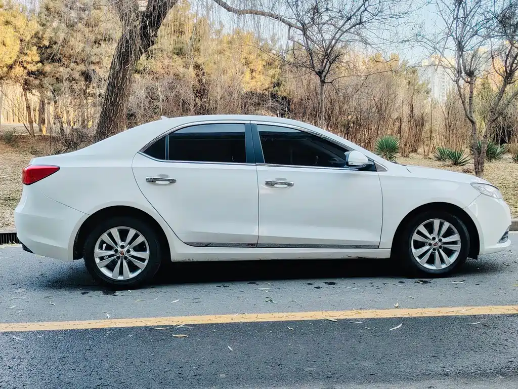 Roewe 360 1.5 L Auto Luxury