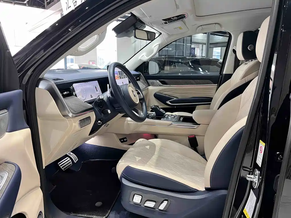 Tank 500 3.0 T Sport Realm 5-seat
