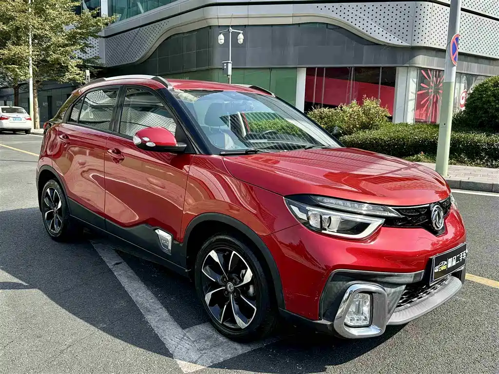 Dongfeng Fengshen AX4 1.6 L DCT Trend Style