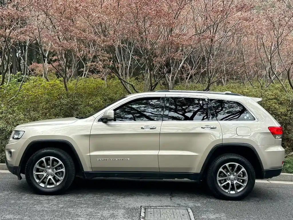 Grand Cherokee (Import) 3.0 L Comfort Enjoyment Navigation