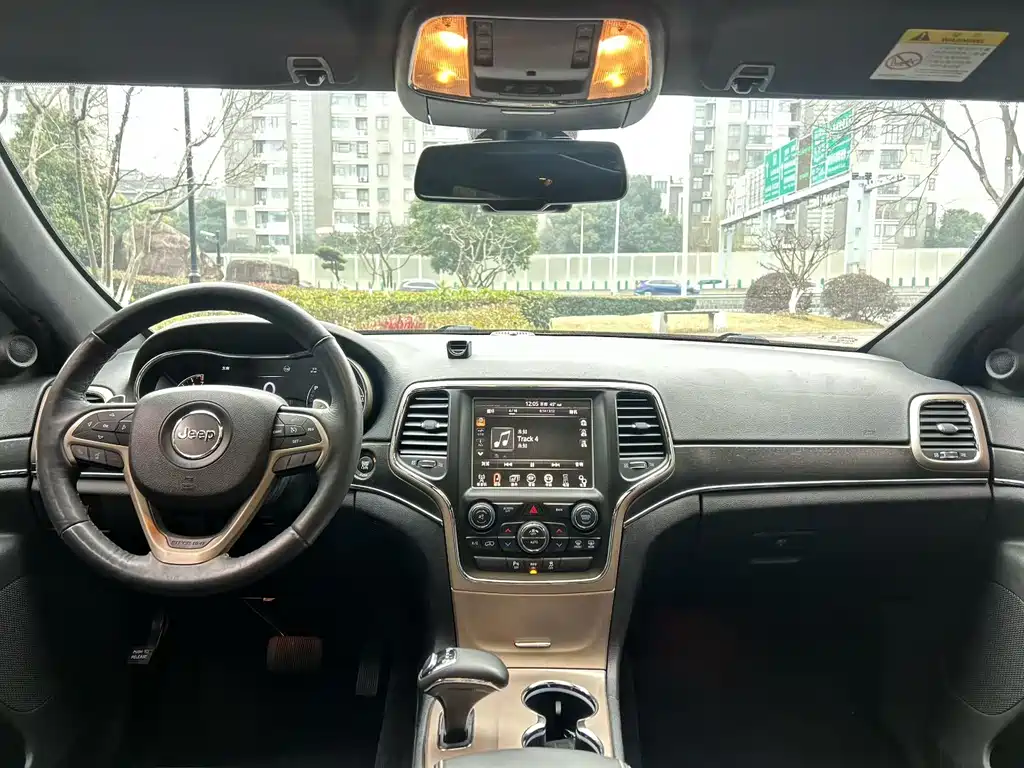 Grand Cherokee (Import) 3.0 L Comfort Enjoyment Navigation