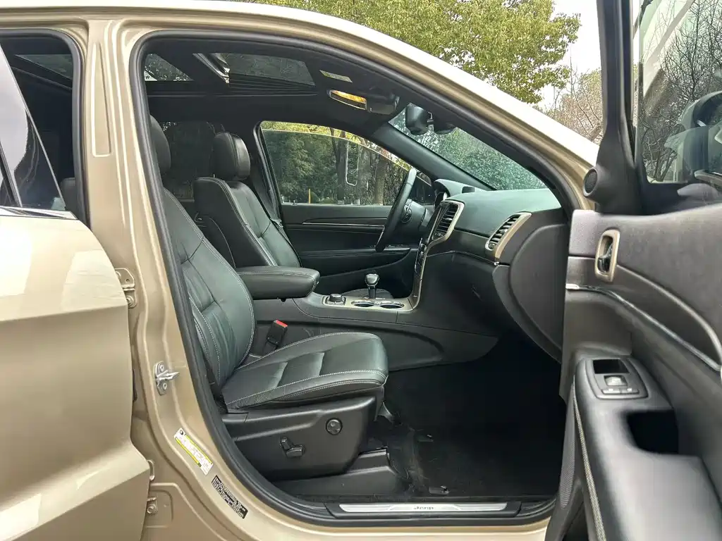 Grand Cherokee (Import) 3.0 L Comfort Enjoyment Navigation