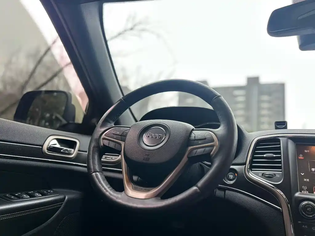 Grand Cherokee (Import) 3.0 L Comfort Enjoyment Navigation