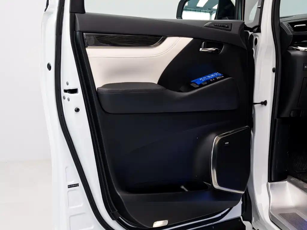 Lexus LM 300 h 7-seat Elegant