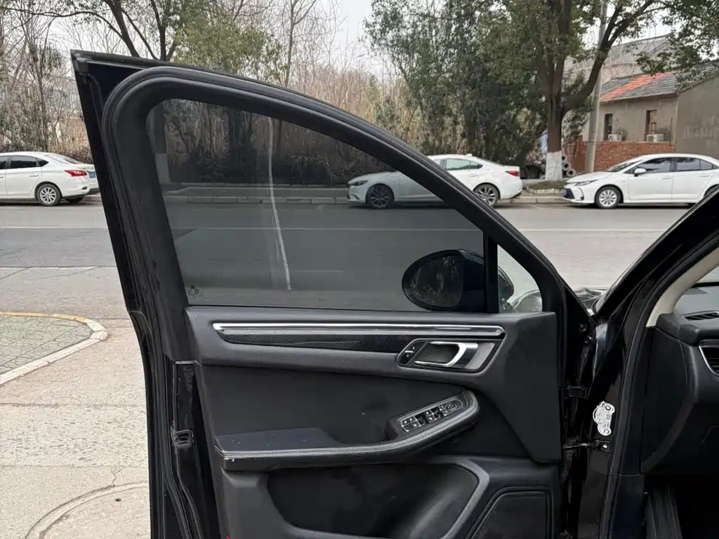 Zotye SR9 2.0 T Auto Ultimate Dream