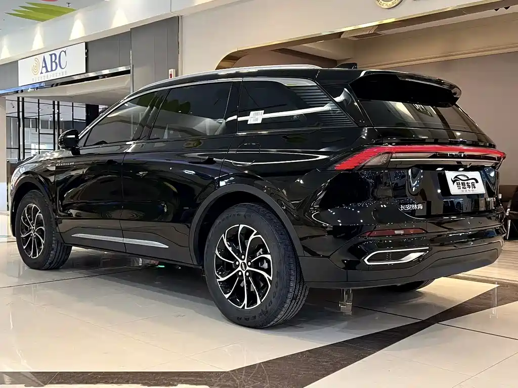 Nautilus 2.0 T 4 WD Premium