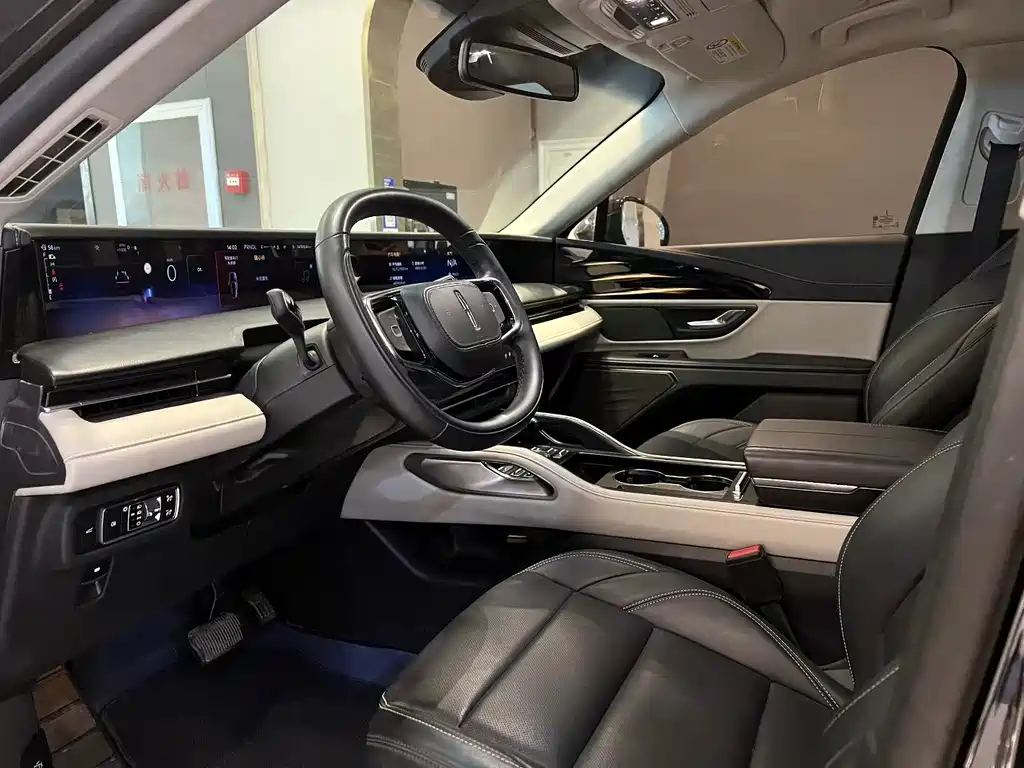 Nautilus 2.0 T 4 WD Premium