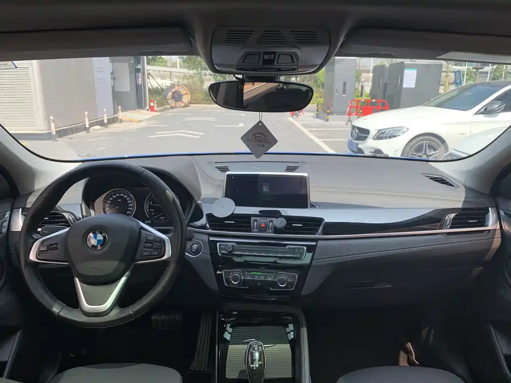 BMW X2 (Import) sDrive20 i M Offroad Package CN-VI
