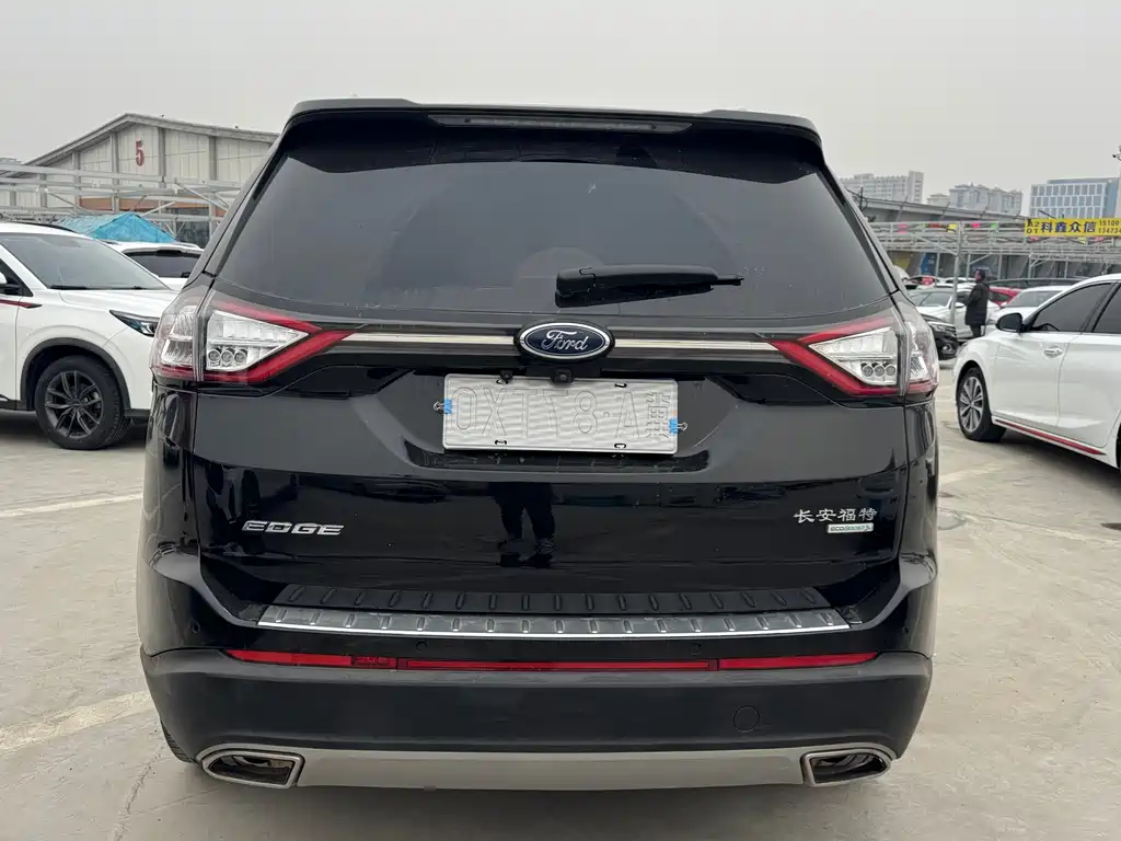 Edge EcoBoost 245 2 WD Grand Sharp 7-seat CN-V