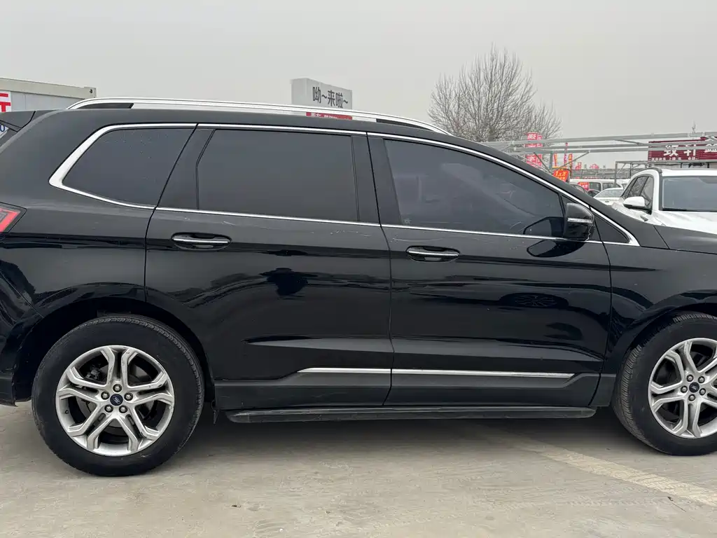 Edge EcoBoost 245 2 WD Grand Sharp 7-seat CN-V