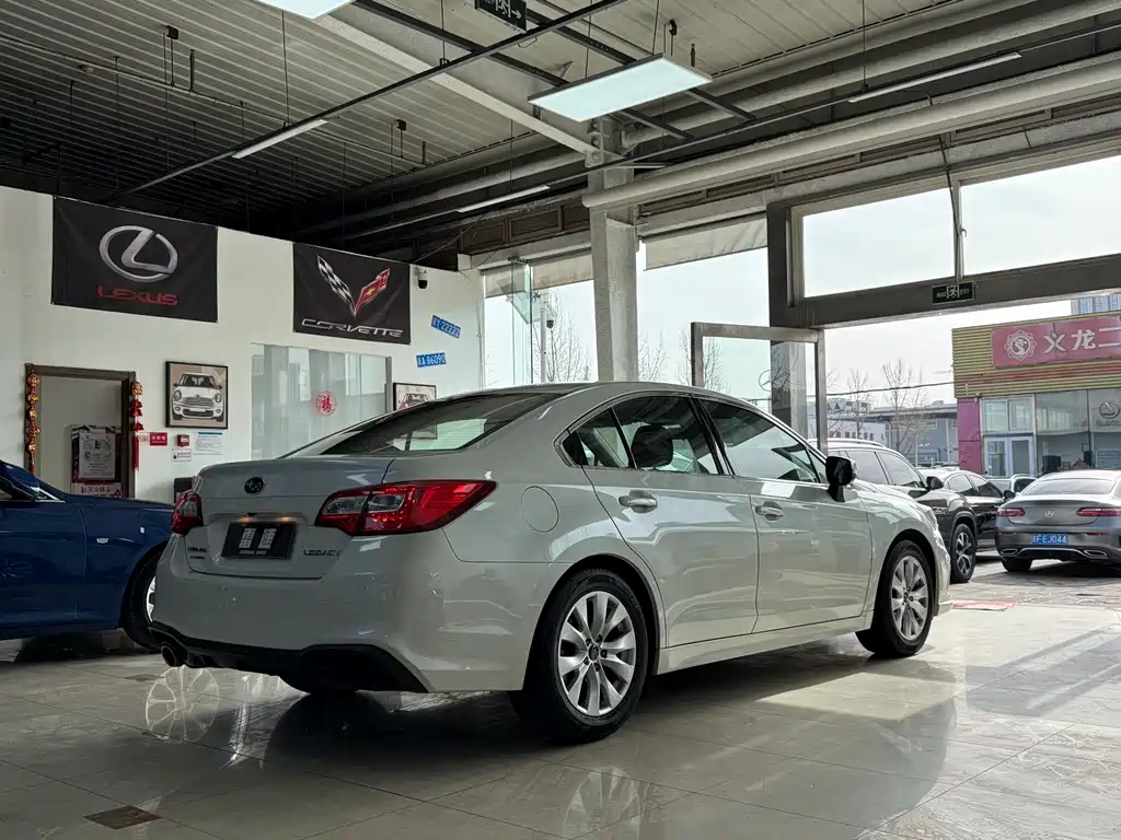 Legacy Facelift 2.5 i AWD Style