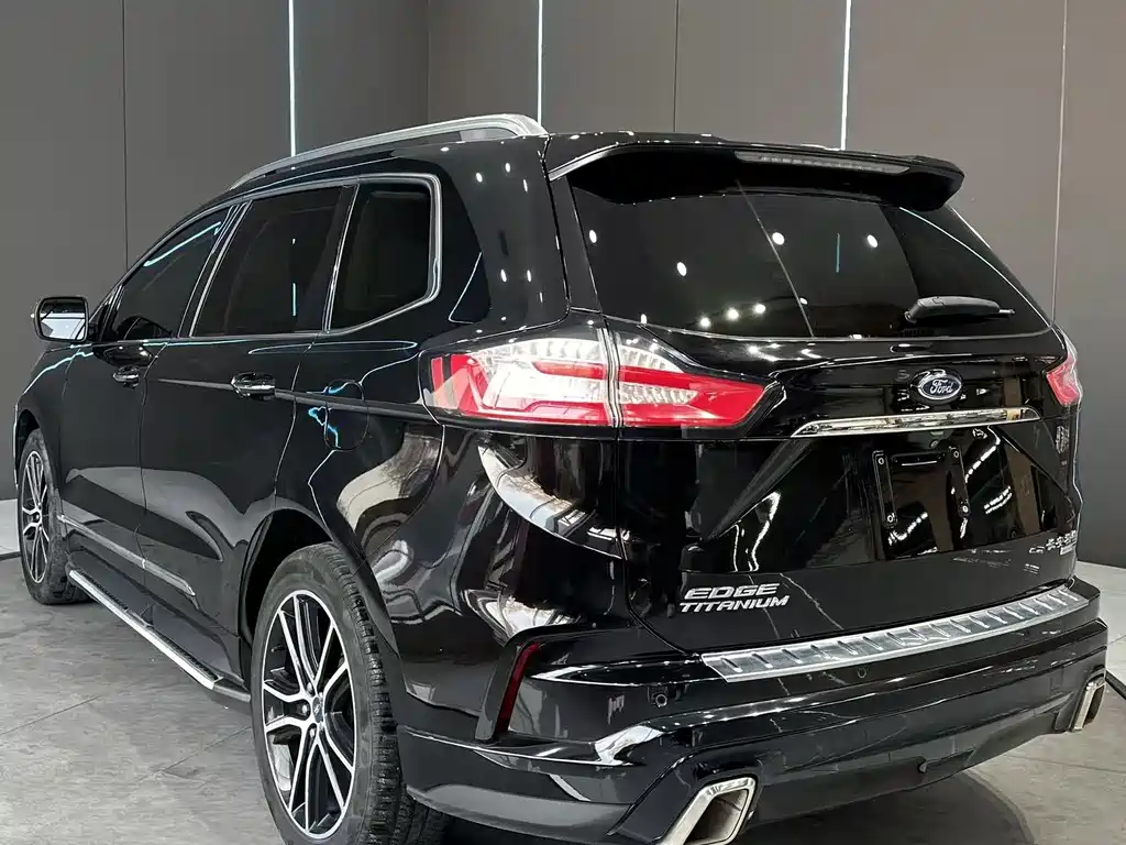 Edge EcoBoost 245 2 WD Grand Sharp 7-seat