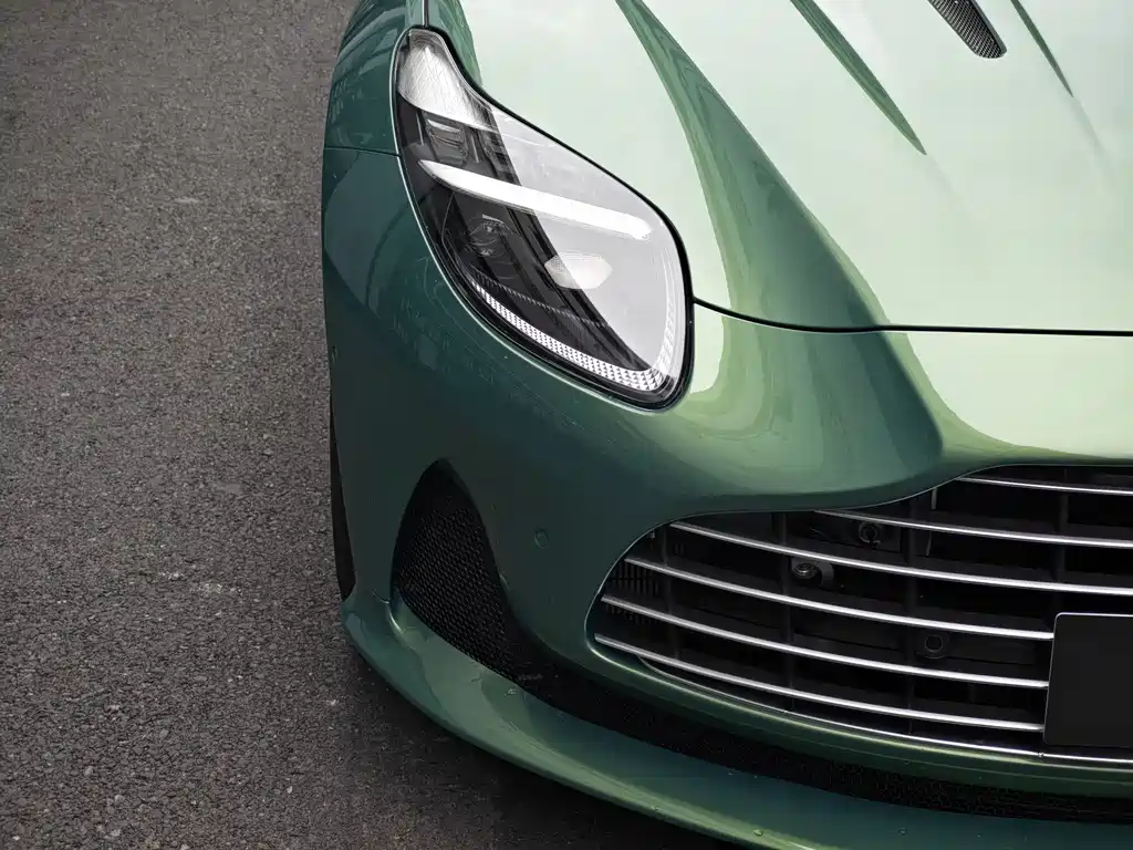 Aston Martin DB12 4.0 T V8 Coupe