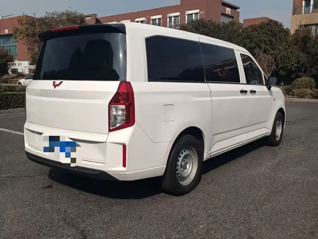 Wuling Journey 1.5 T Manual Luxury