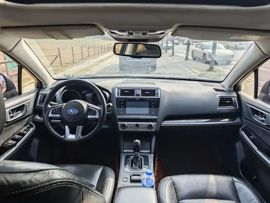 Outback 2.5 i Luxury Navigation